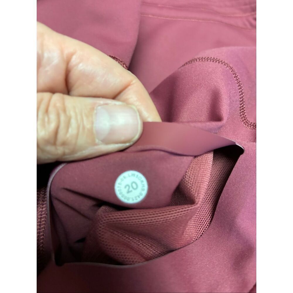 Lululemon High Rise Leggings in Maroon Size 20 - Picture 8 of 8